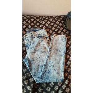 Acid wash skinny jeans